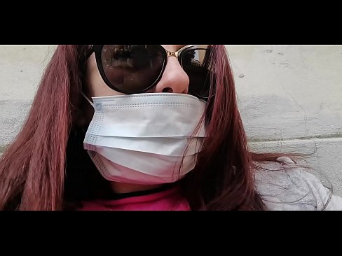 ❤️ Η Νικολέτα εκδικείται τον γείτονά της και κατουράει στο γκαράζ του (Ειδικό Covid19 Ιταλική καραντίνα) ❤️ Πορνό βίντεο