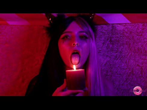 ❤️ Μια παθιασμένη πίπα από ένα σέξι Succubus με ένα σπέρμα στο στόμα της. ❤️ Πορνό βίντεο